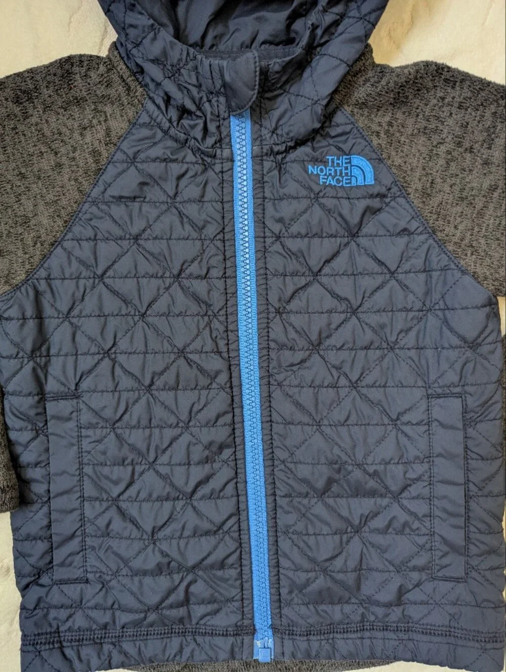 The North Face Kids Navy Quilted Jacket with Gray Sweater Fleece Sleeves Size 3T